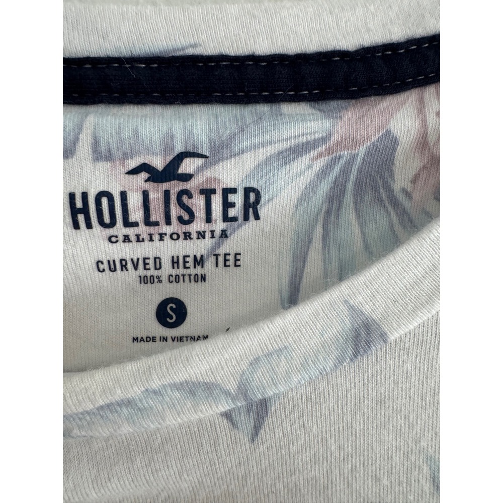 Hollister Curved Hem Tee Mens Small White cotton Tropical Floral Print Aloha - Picture 3 of 3
